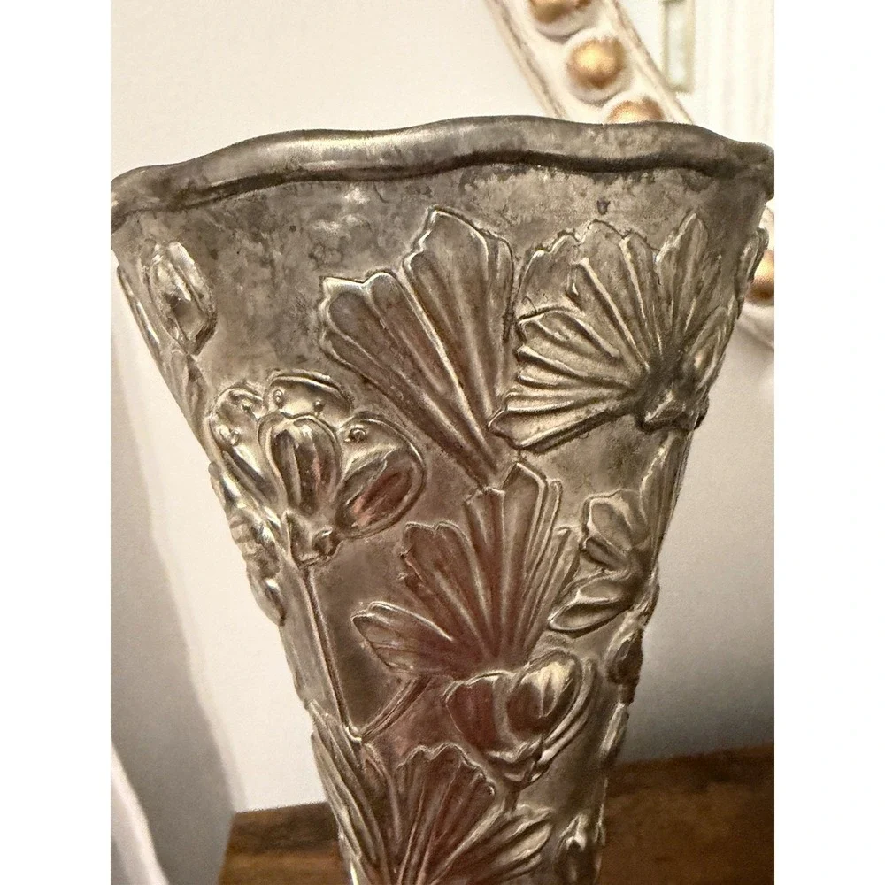 Unmarked antique art